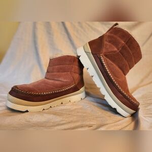 Manitobah brand Boots: waterproof Pacific Insulated Puffer boot